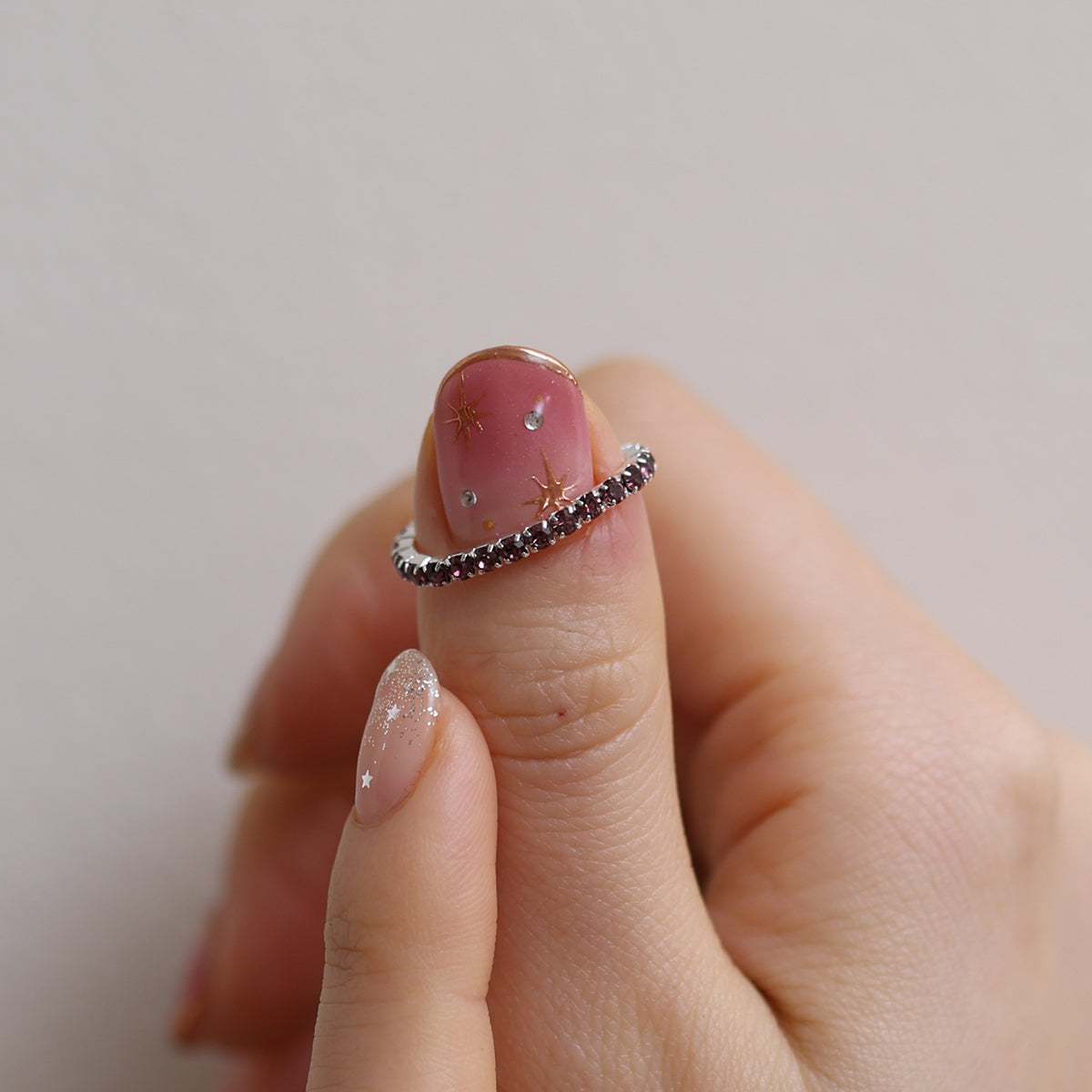 Stretchable tennis chain ring