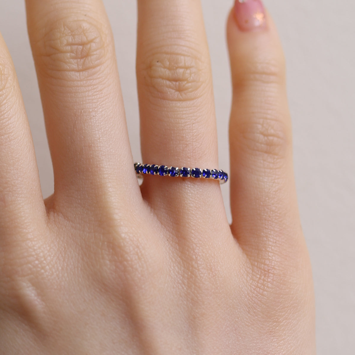 Stretchable tennis chain ring