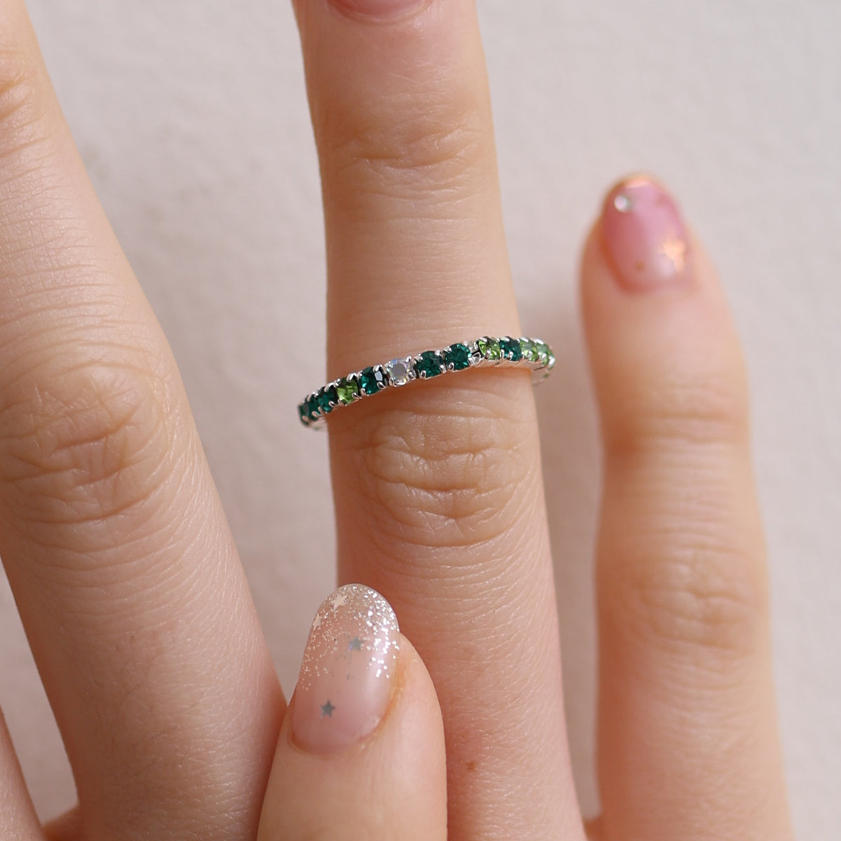 Stretchable tennis chain ring