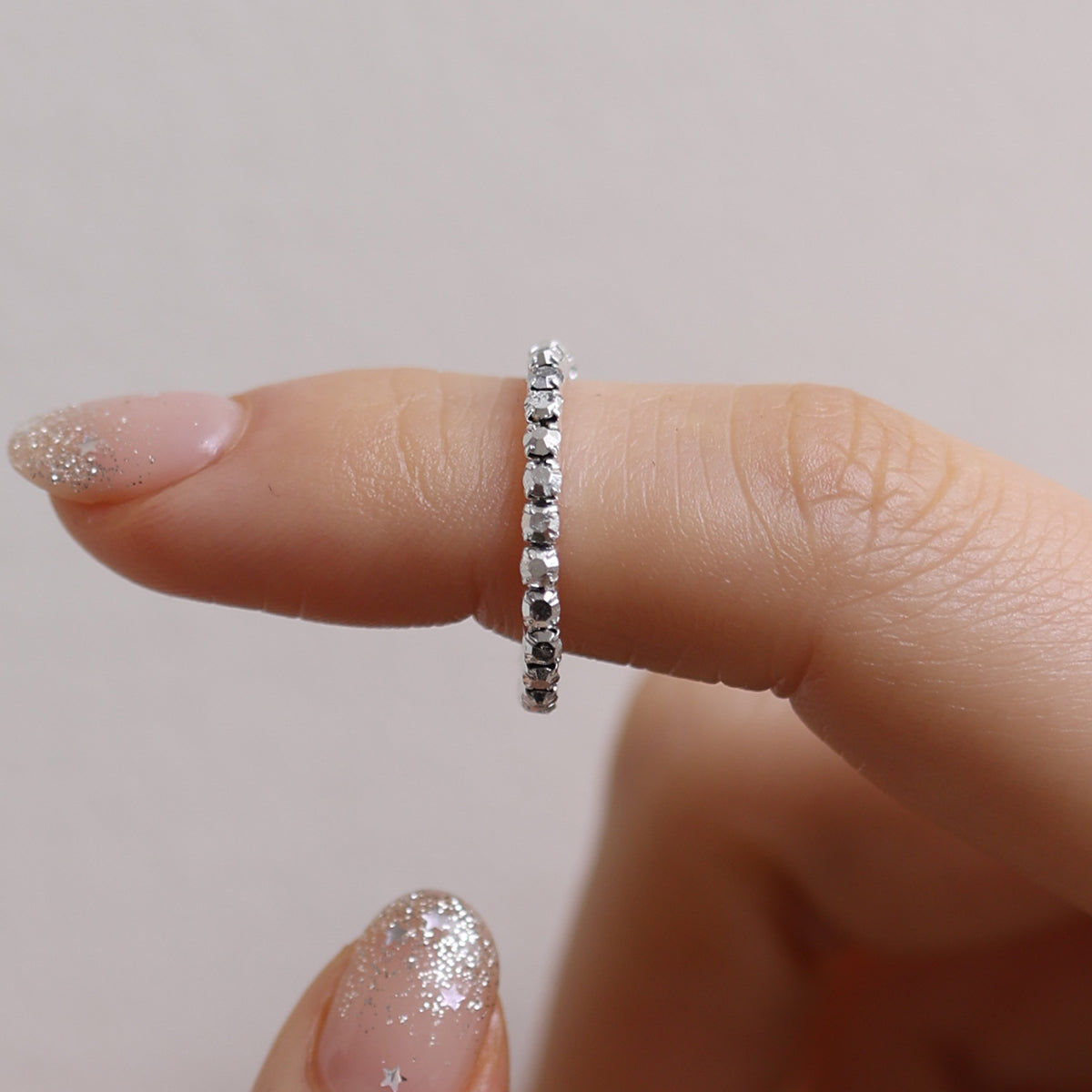 Stretchable tennis chain ring