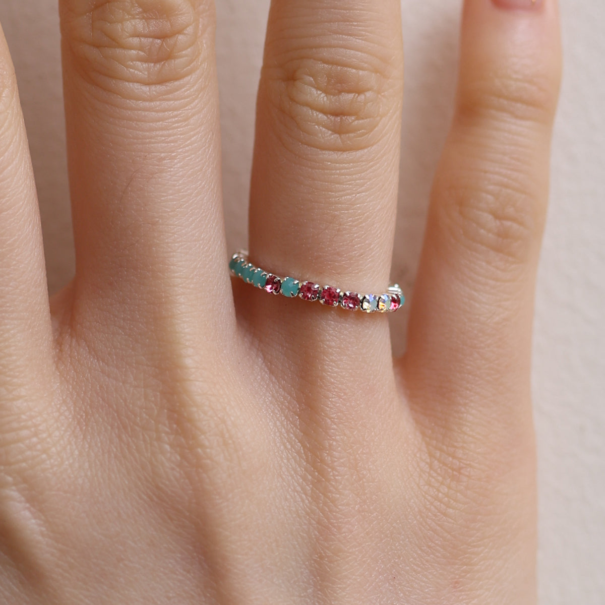 Stretchable tennis chain ring