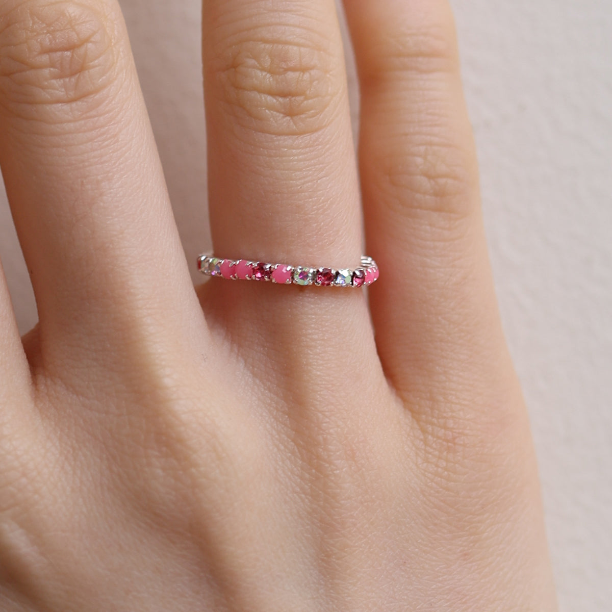 Stretchable tennis chain ring