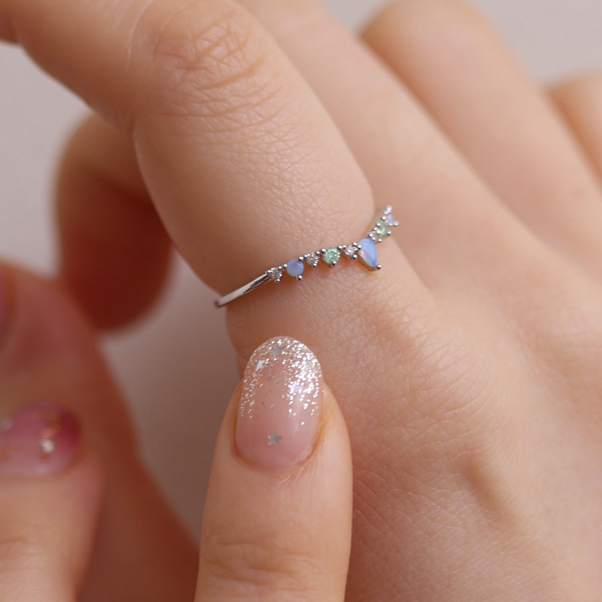 V-Curve Gemstone Ring