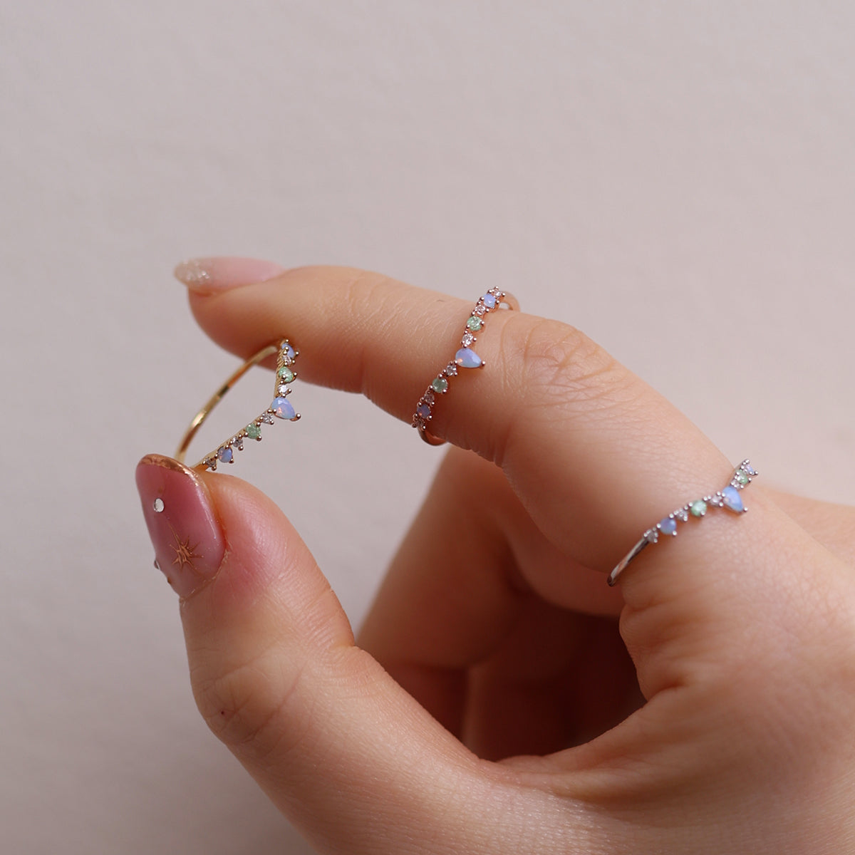 V-Curve Gemstone Ring