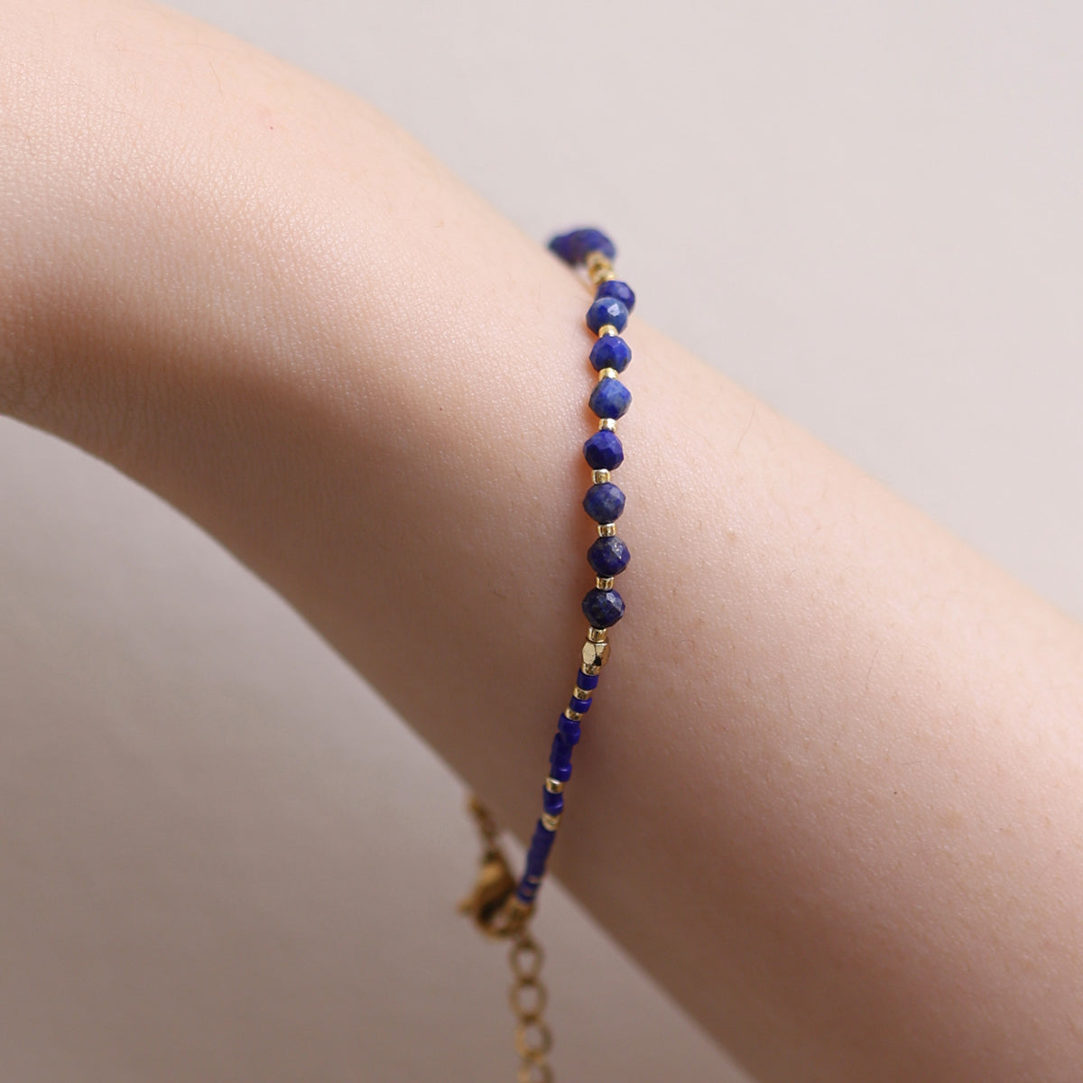 Lapis lazuli beaded bracelet