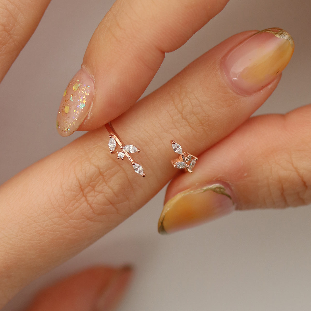 White topaz laurel leaves ring