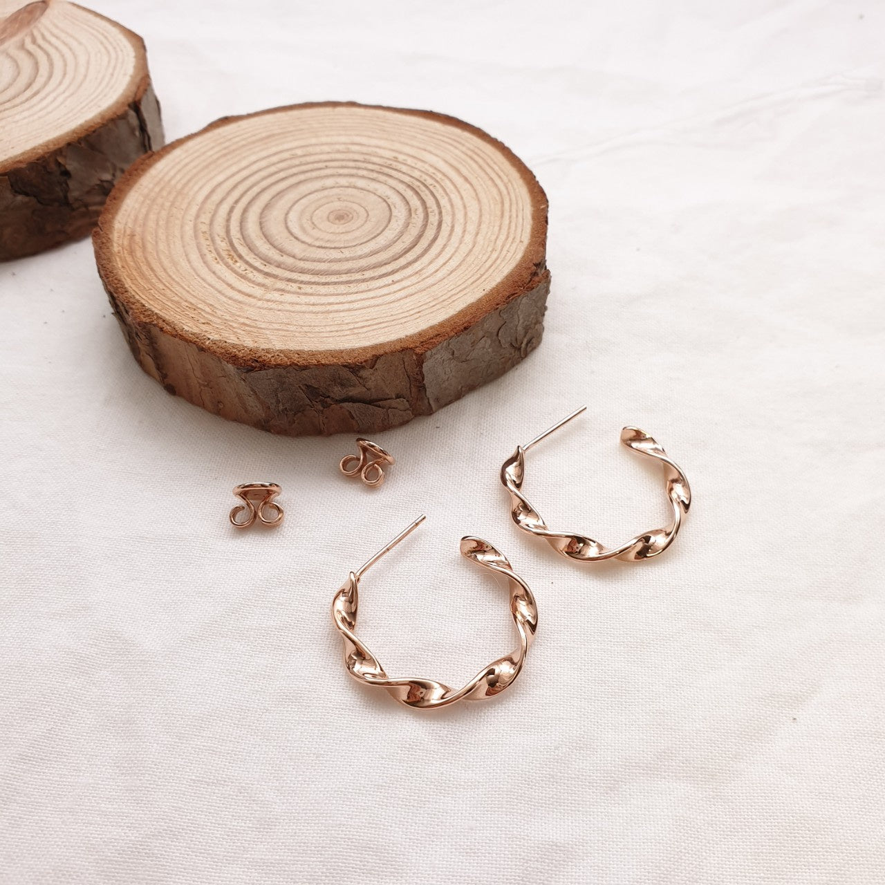 Twisted circle earrings