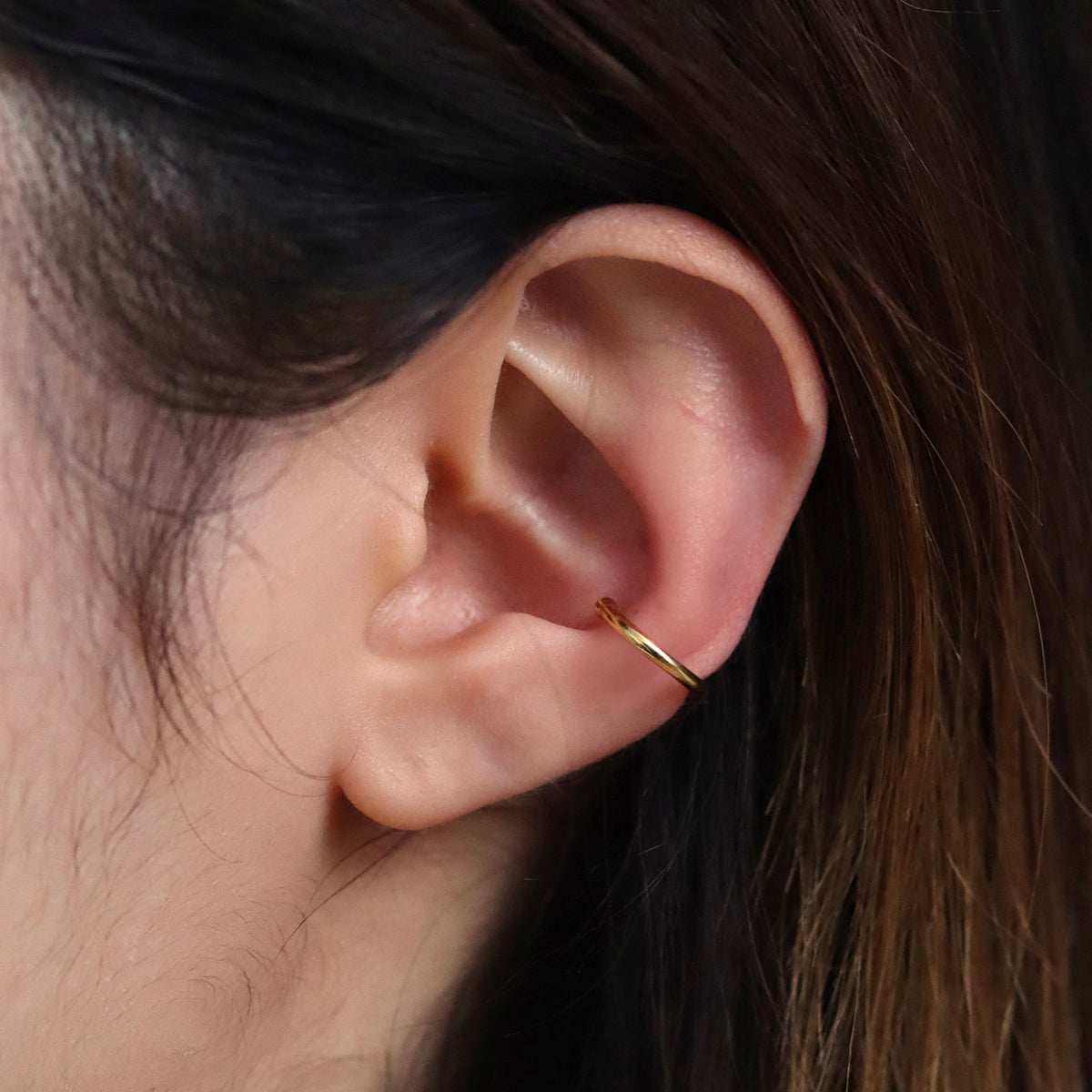 Simple line ear cuff