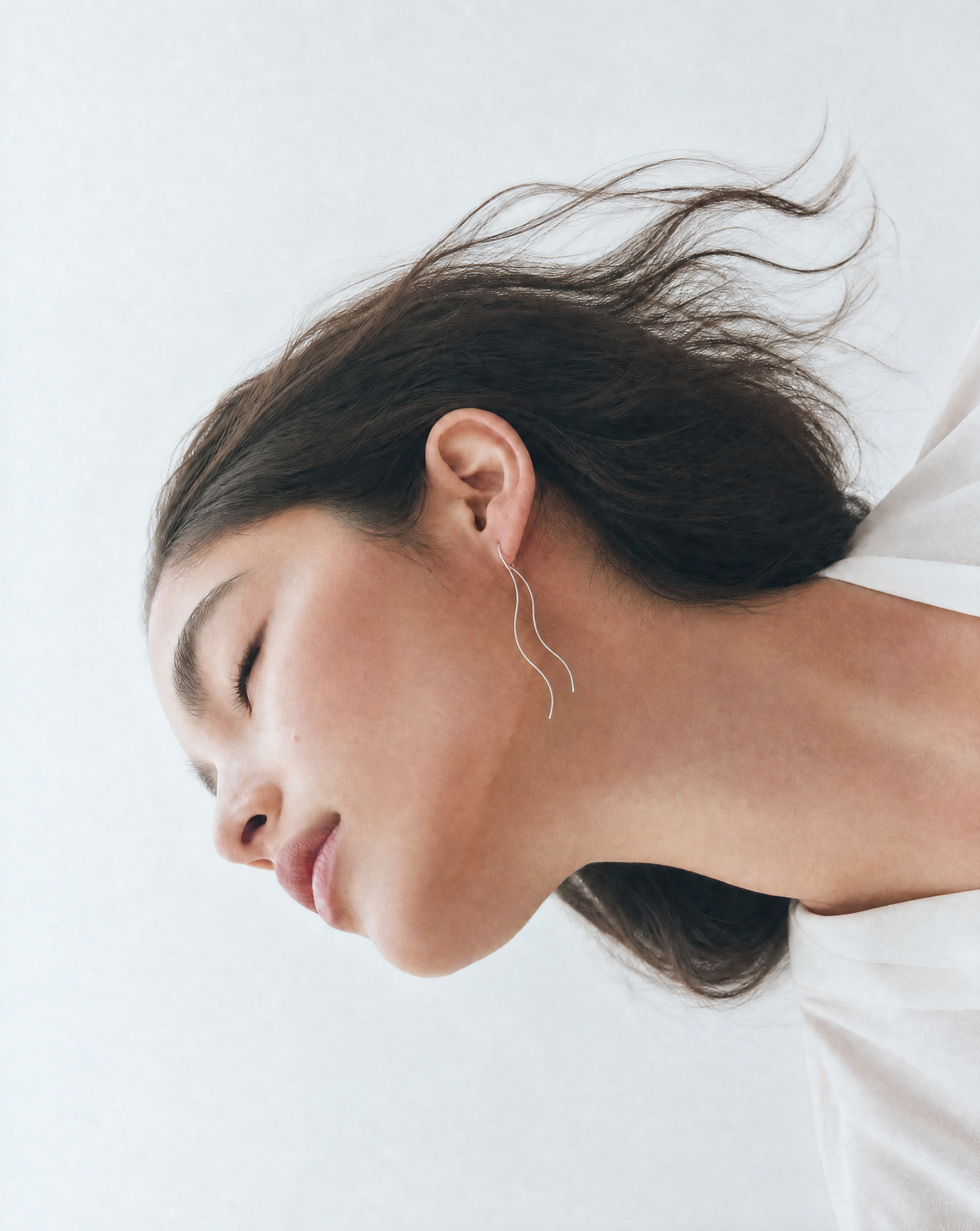 Flow drop short threader earrings