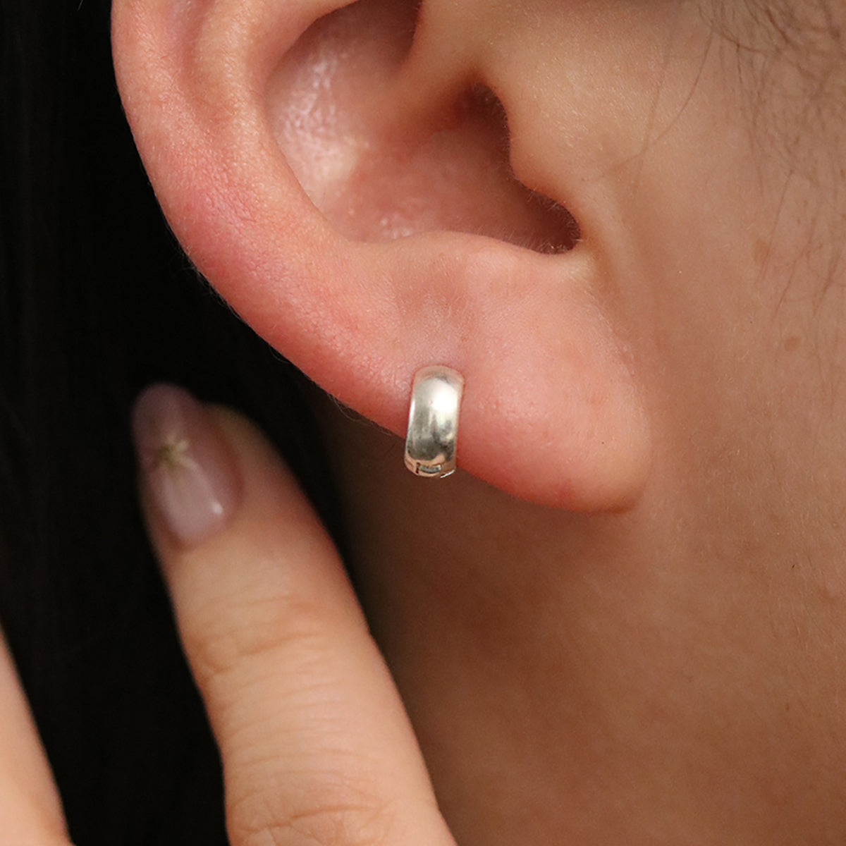 Simple Bold Huggie Earrings