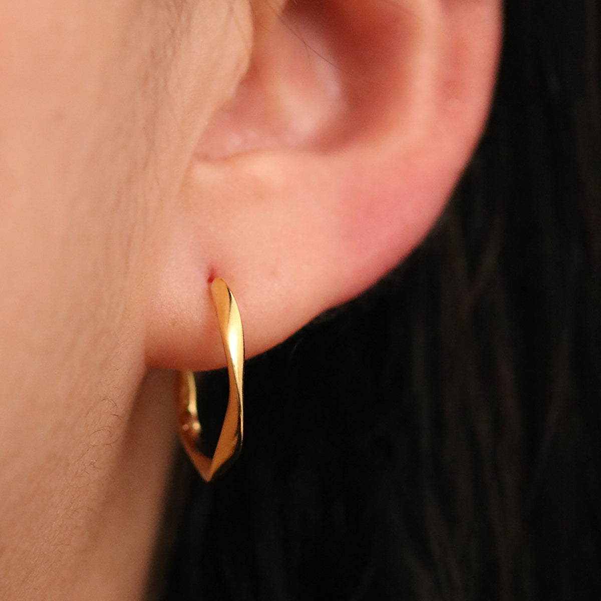 Twisted one-touch earrings