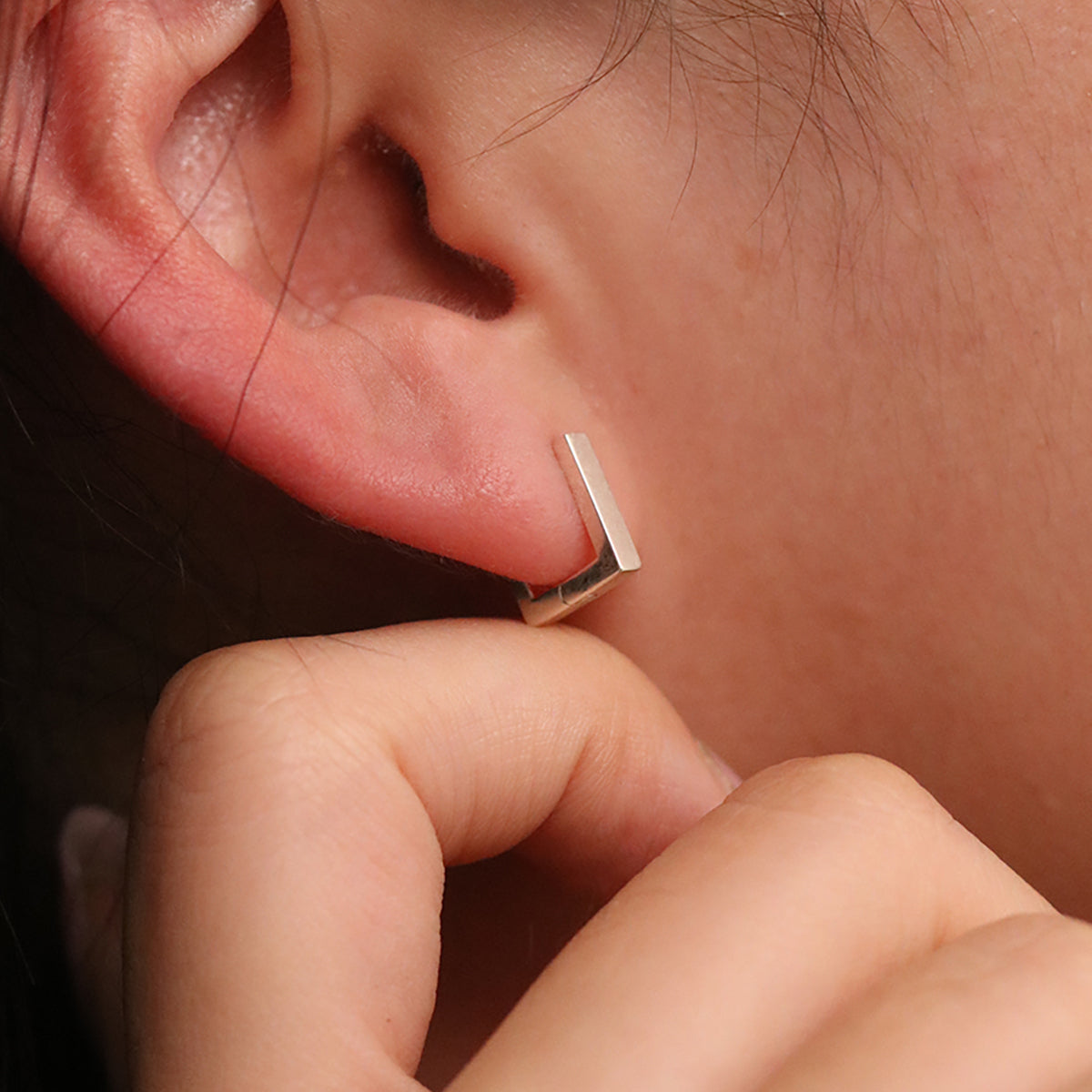 Block Square Huggie earrings