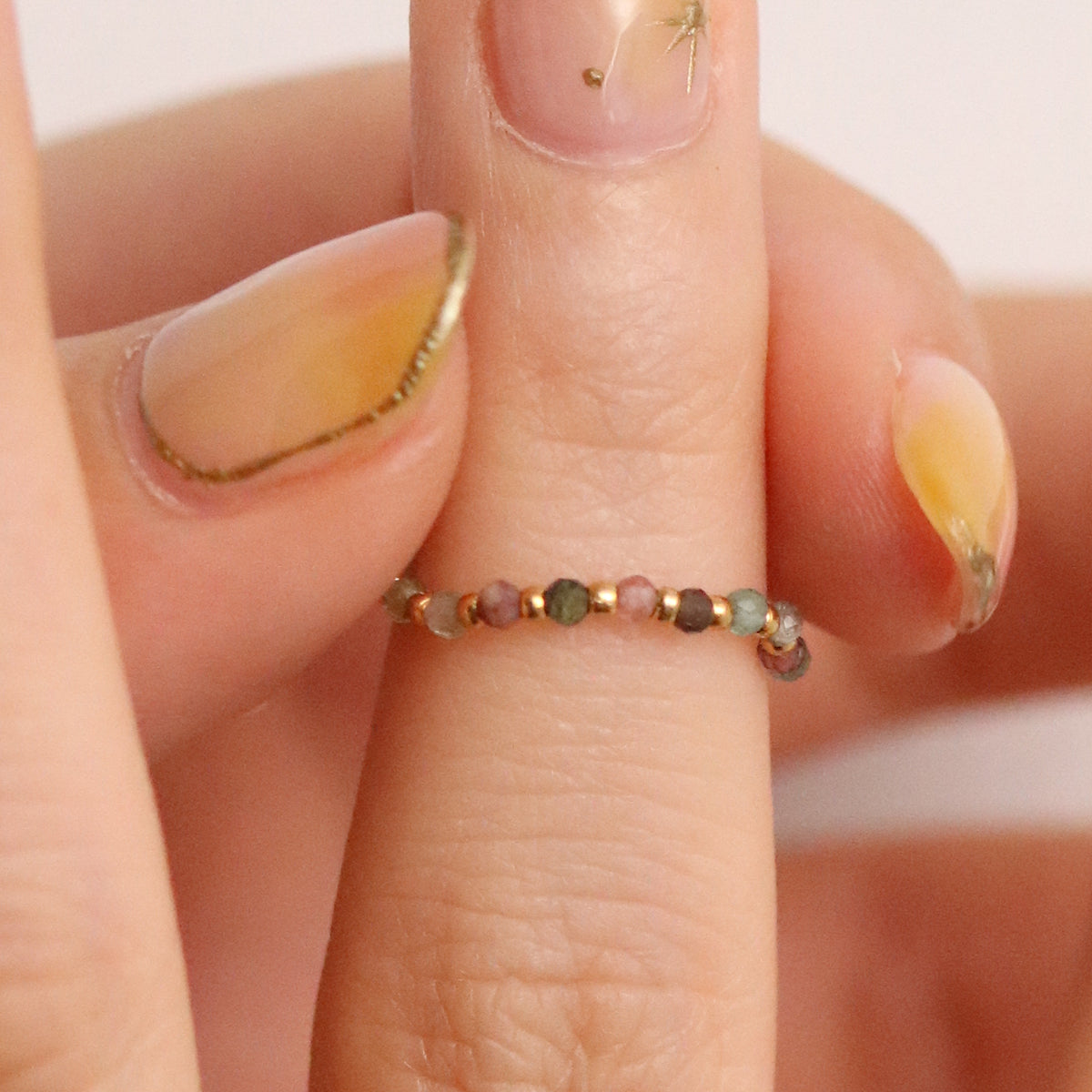 Stretched gemstone ring