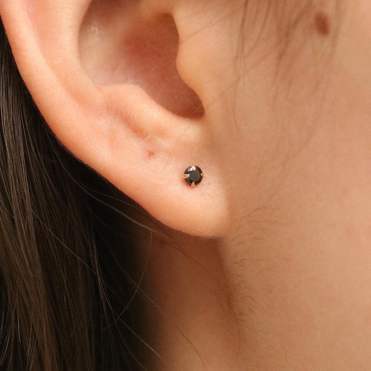 Black onyx 3mm studs