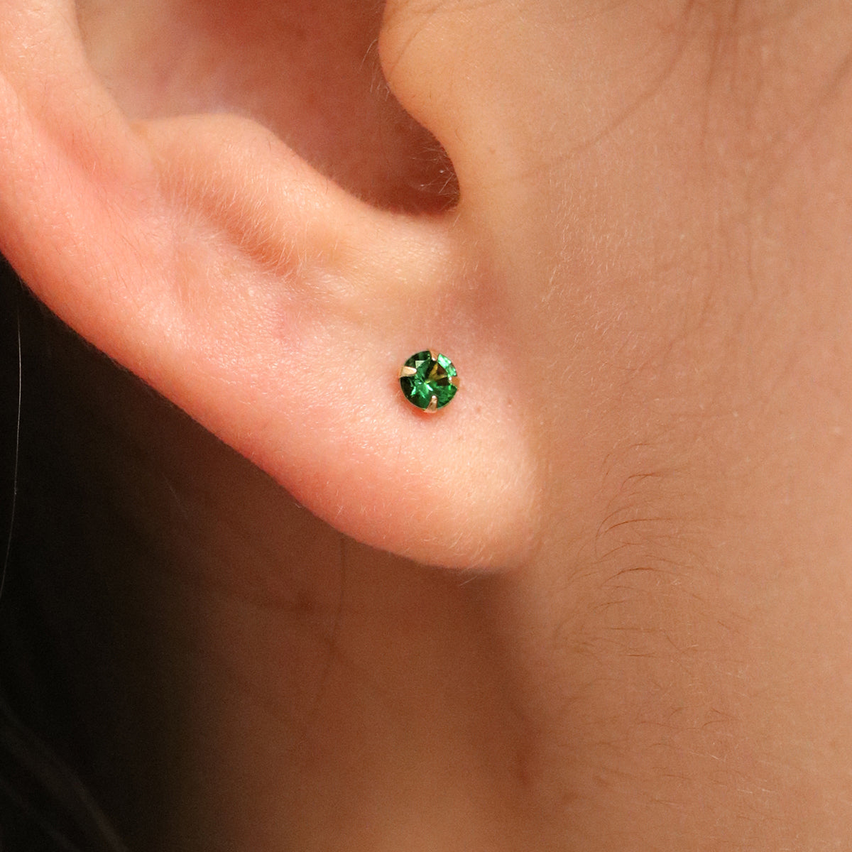 Green onyx 3mm studs