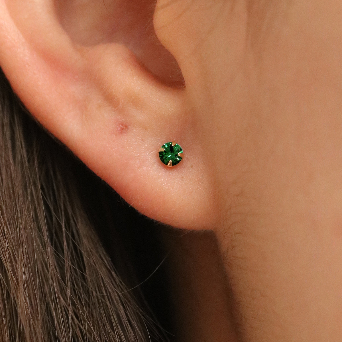 Green onyx 3mm studs