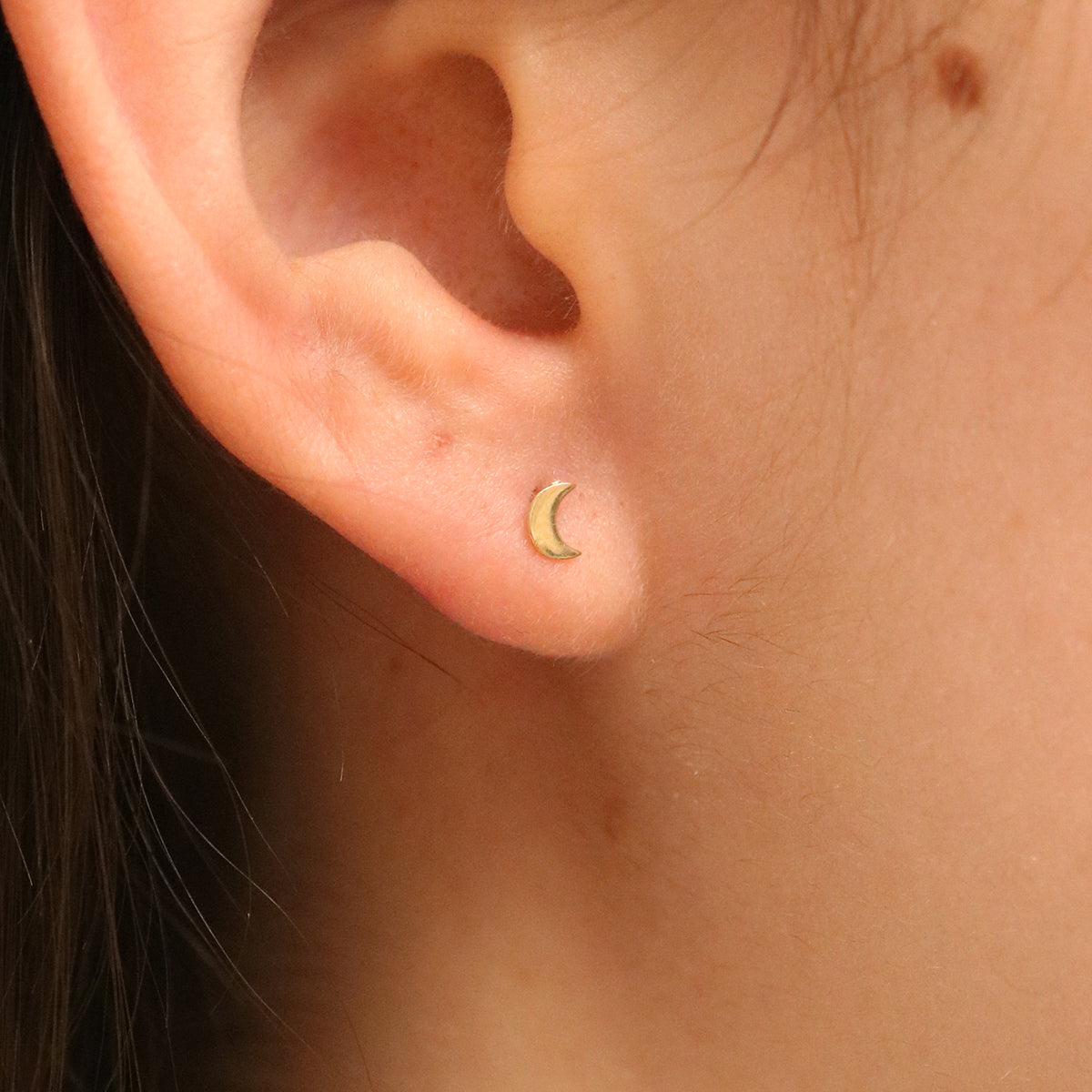 Luna studs