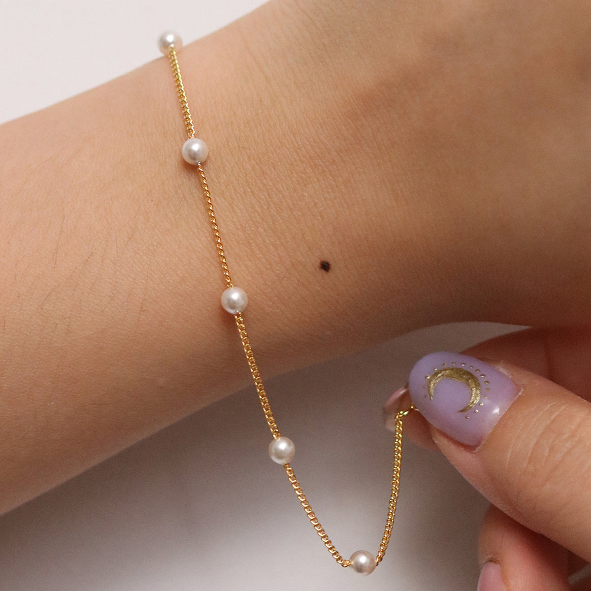 Five pearl relayed bracelet