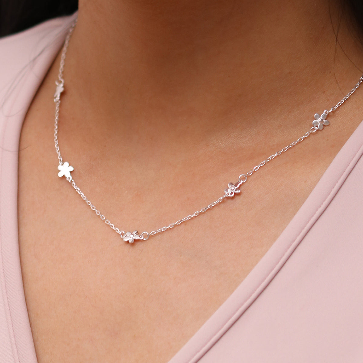 Daisy necklace