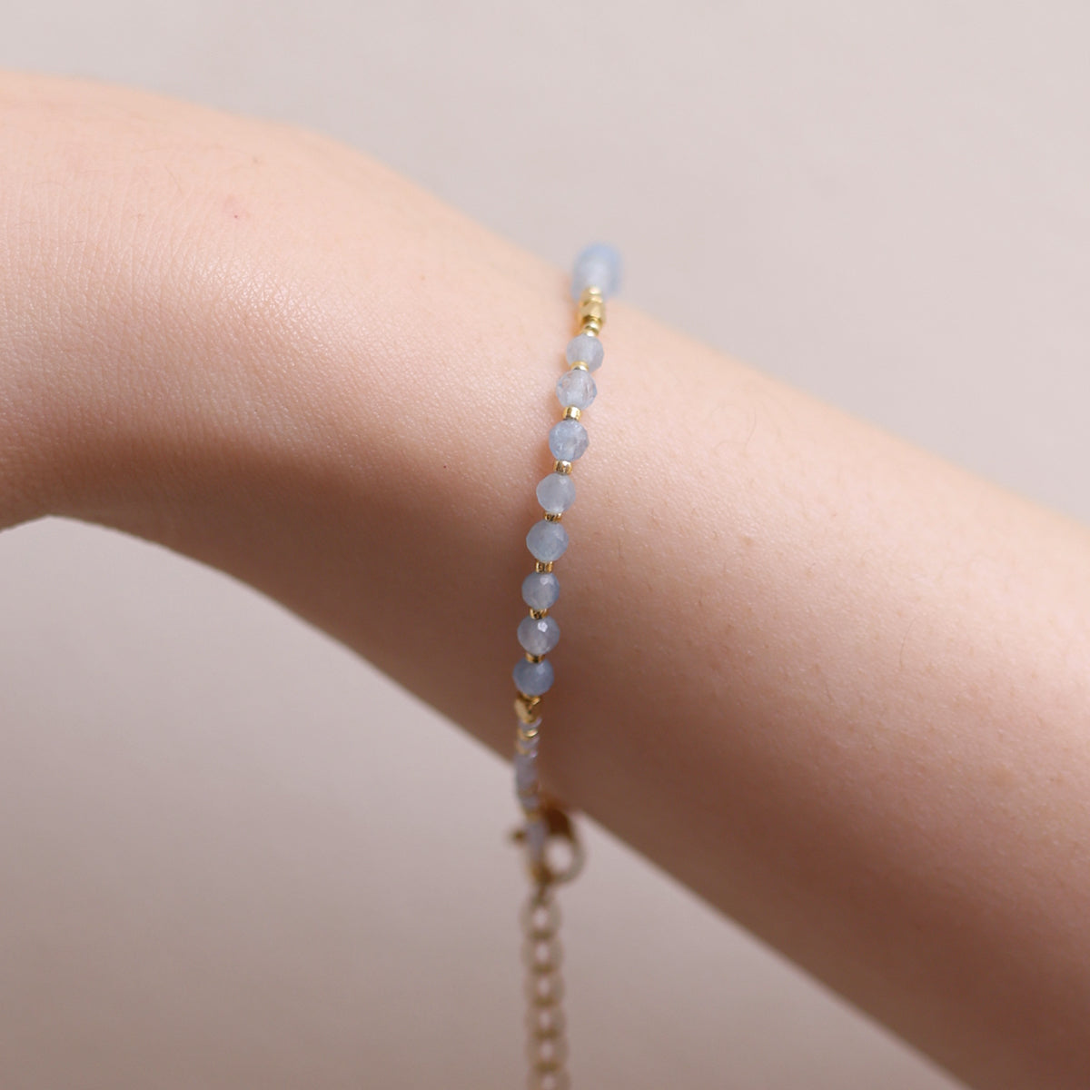 Blue topaz beaded bracelet