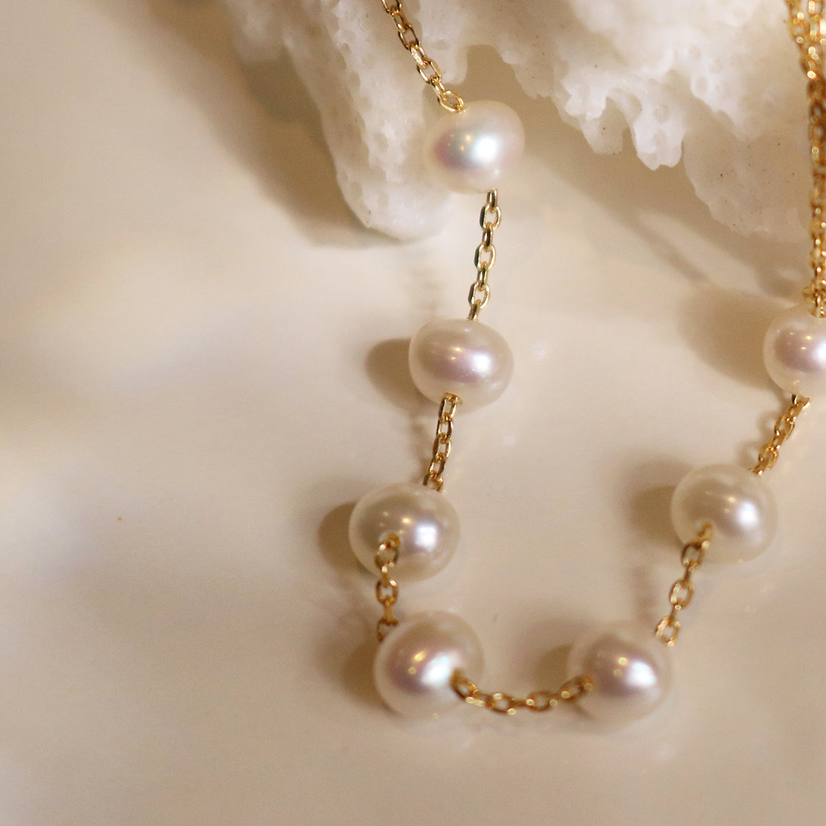 Seven pearls relayed necklace