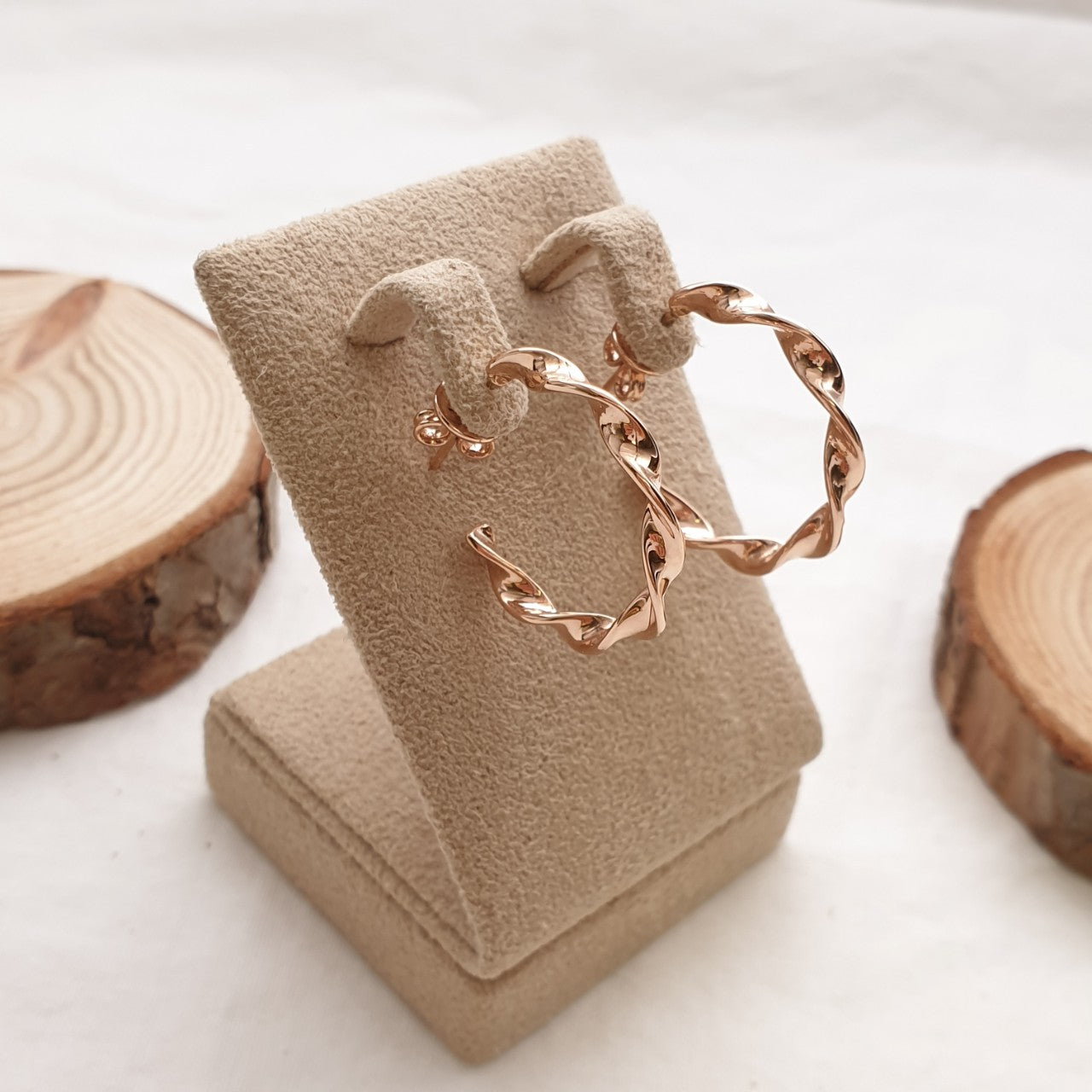 Twisted circle earrings