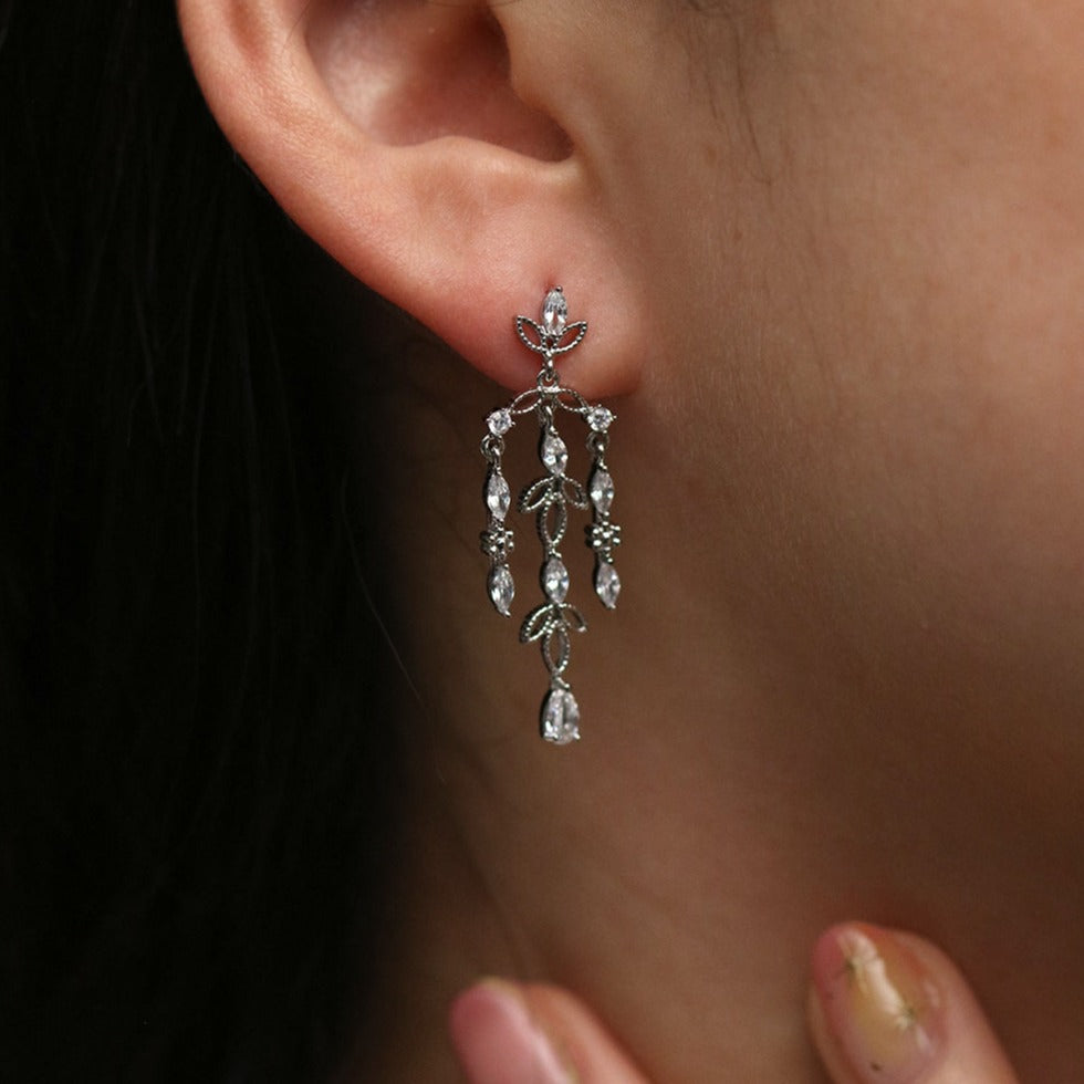 Chandelier laurel dangle earrings