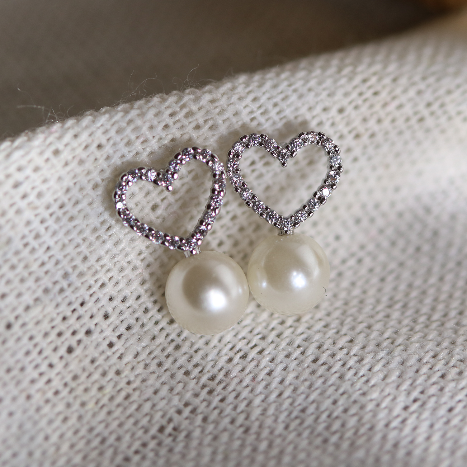 Heart pearl drop earrings