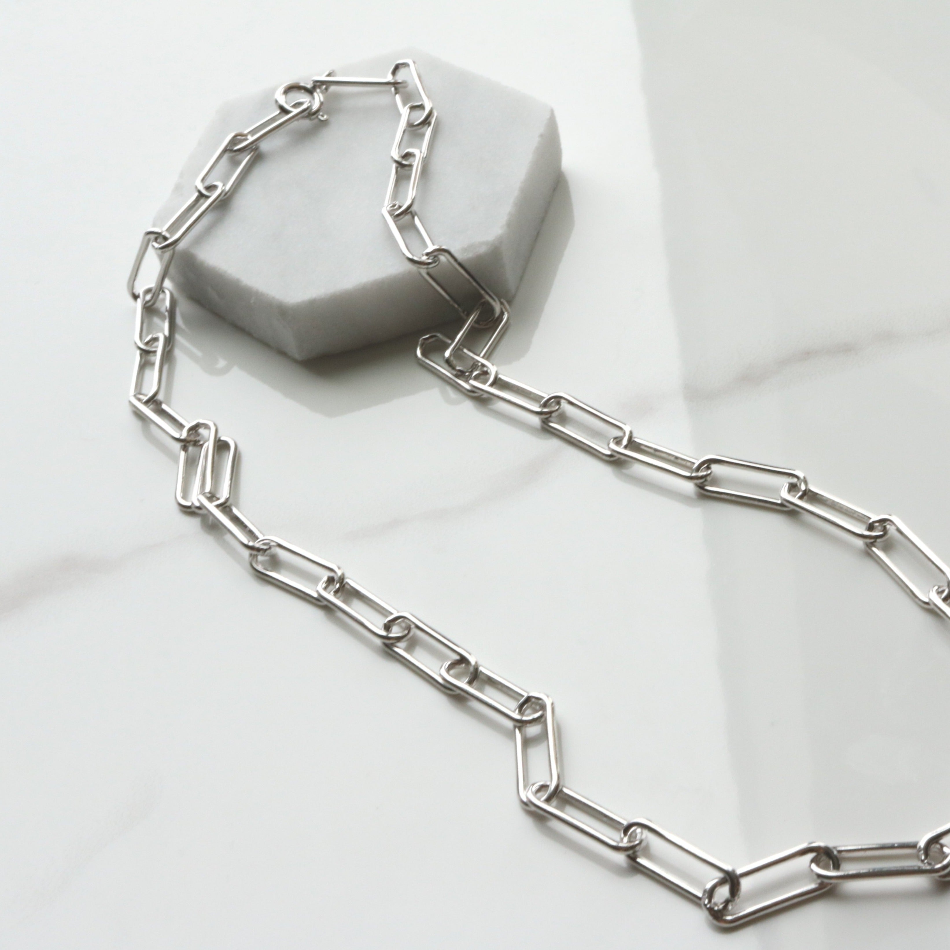 Square link necklace