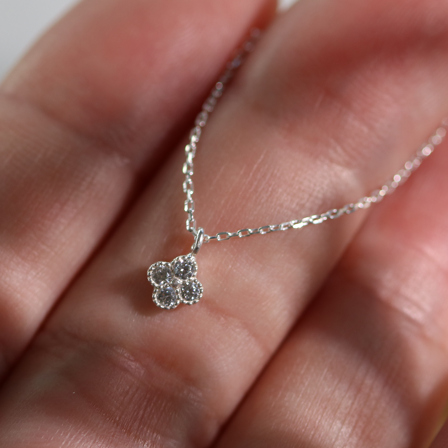 Clover cubic pendant necklace